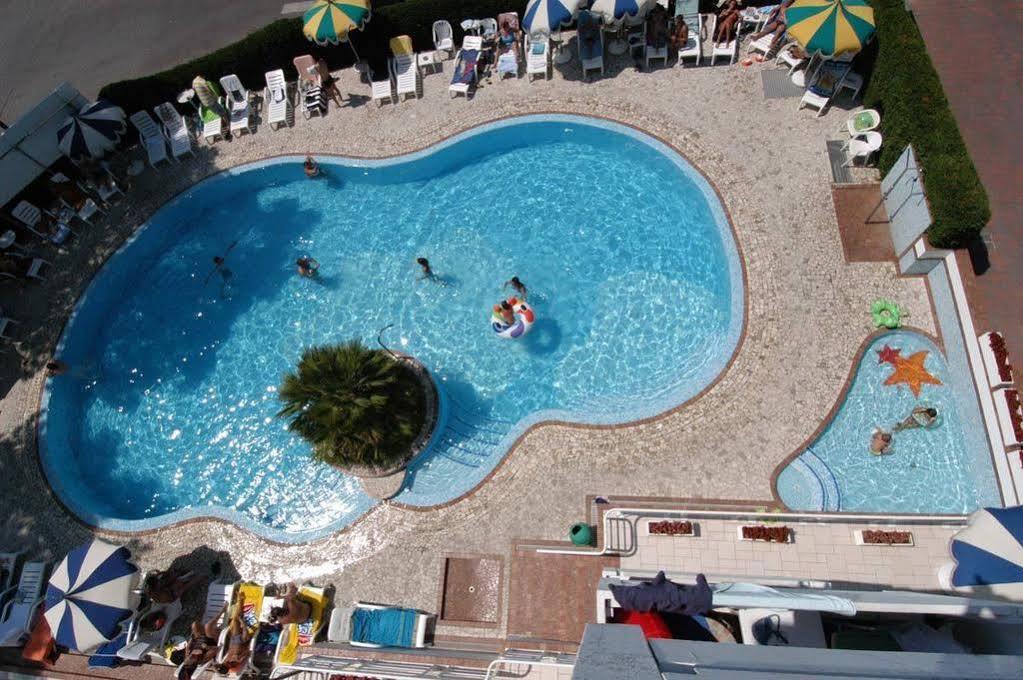 Hotel Ambassador Meuble 3*